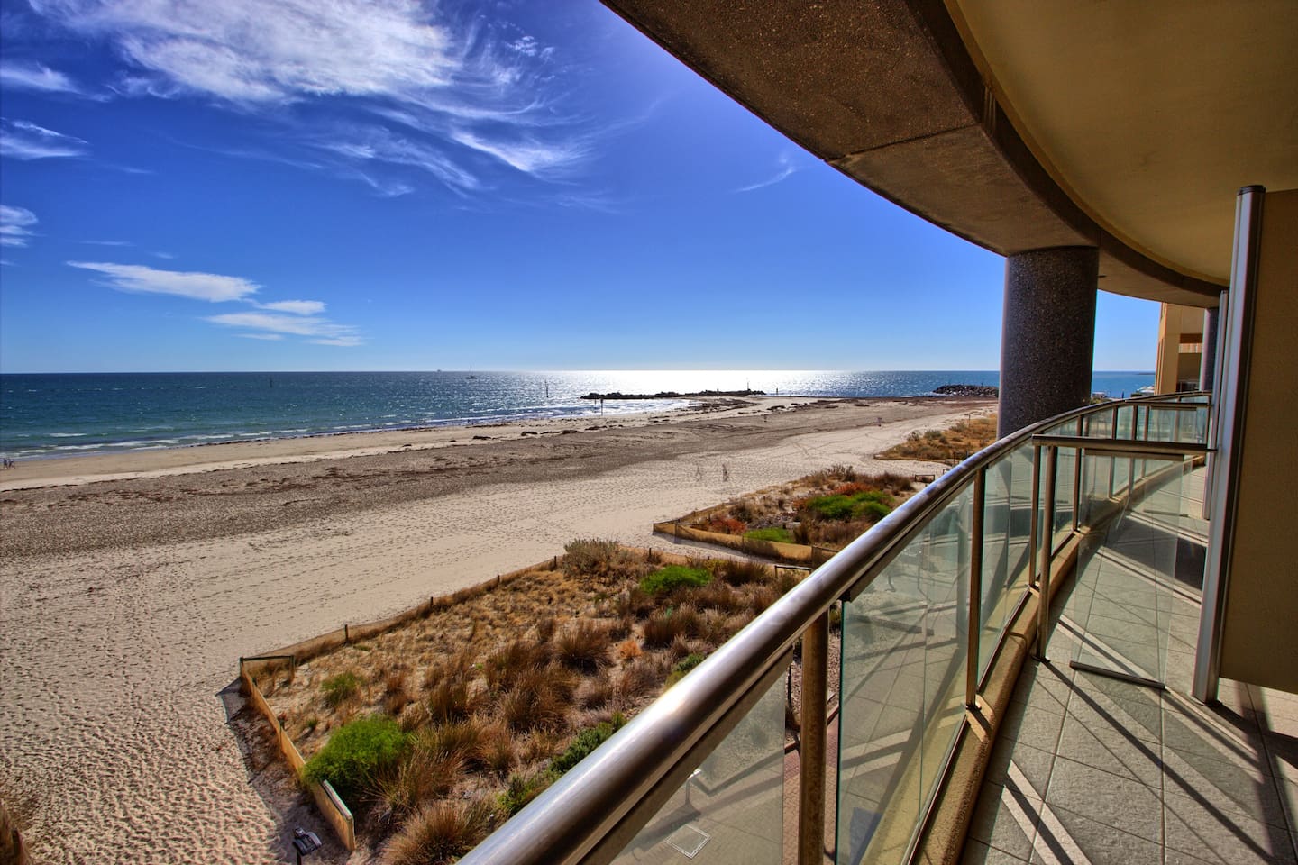 Ocean View 1BR Private balcony OAKS PIER — Glenelg, SA — vacation rental