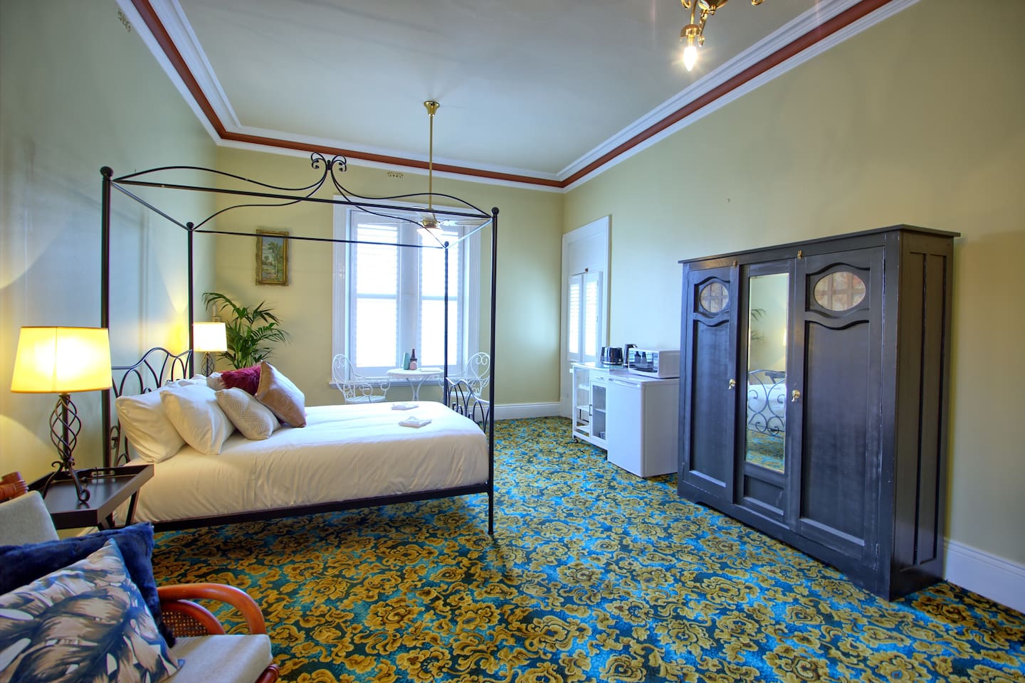 Large Heritage Room in Central Glenelg — Glenelg, SA — vacation rental
