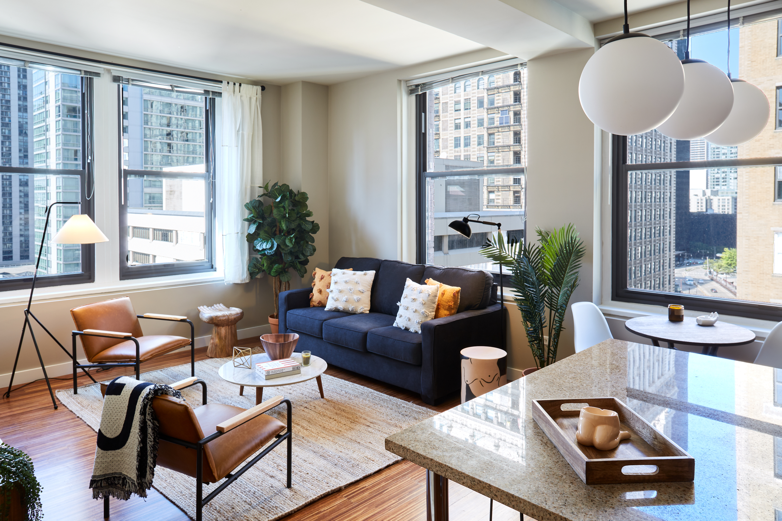 Stylish 4 Bedroom / 4 bath in the Loop | Sleeps 12 | Roof Deck — Chicago, IL — vacation rental