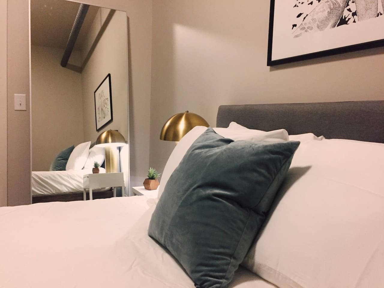 Stylish 2 BR Loft Downtown > WALK EVERYWHERE!! 201 — Nashville, TN — vacation rental