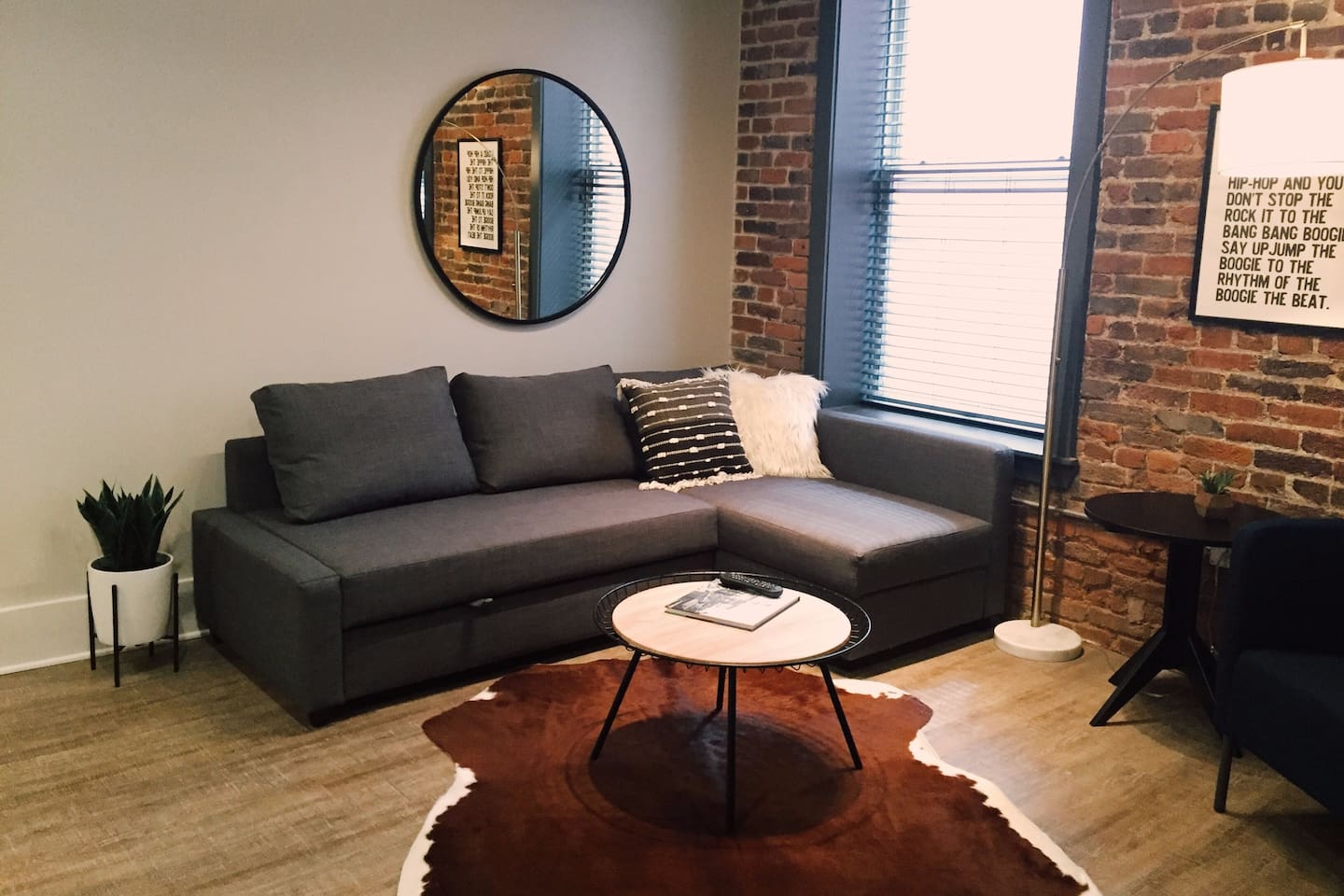 Downtown Historic Loft > 1 BLOCK to BROADWAY! 302 — Nashville, TN — vacation rental