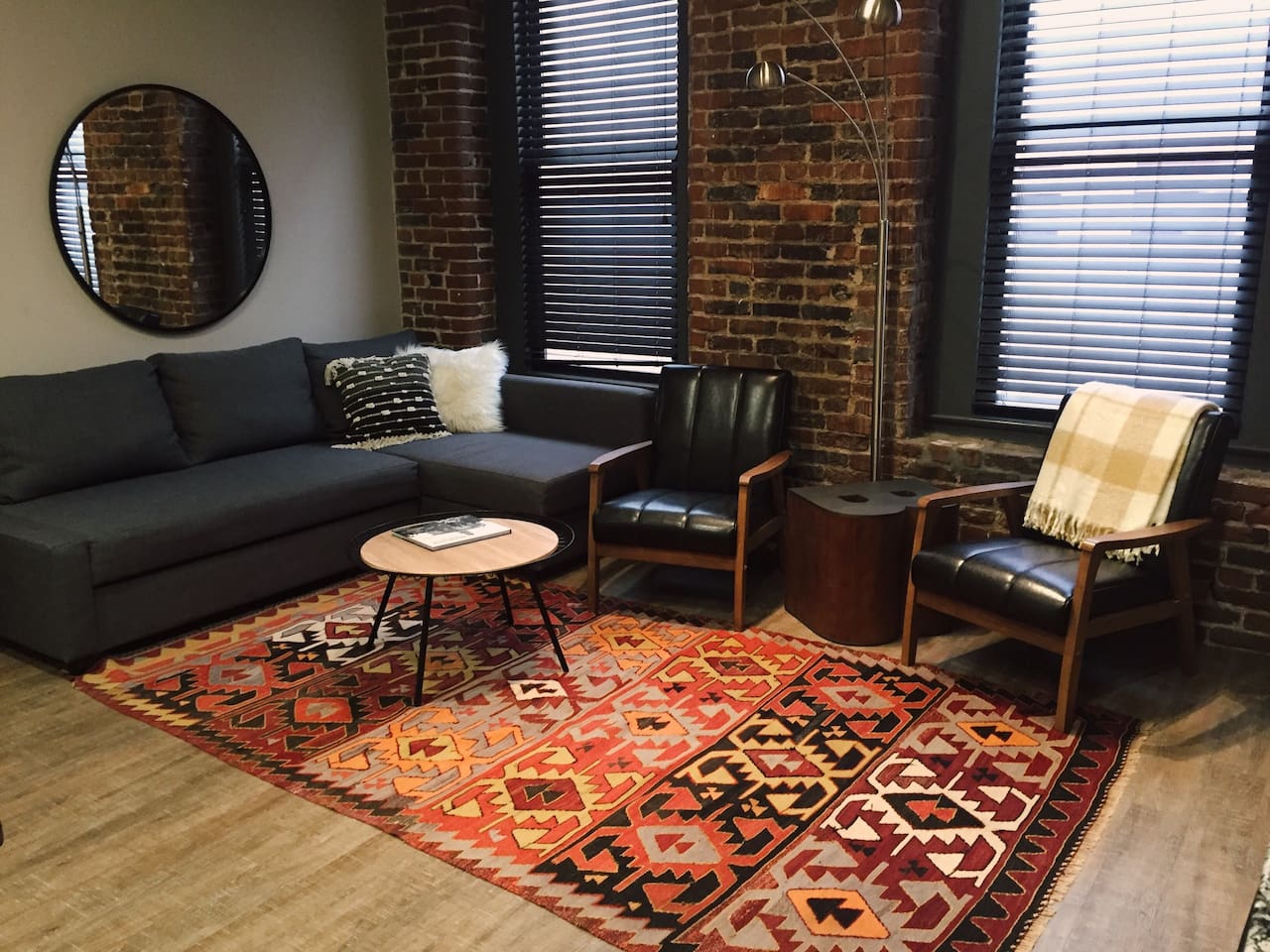 LOCATION! Loft just 1 BLOCK to BROADWAY! 303 — Nashville, TN — vacation rental