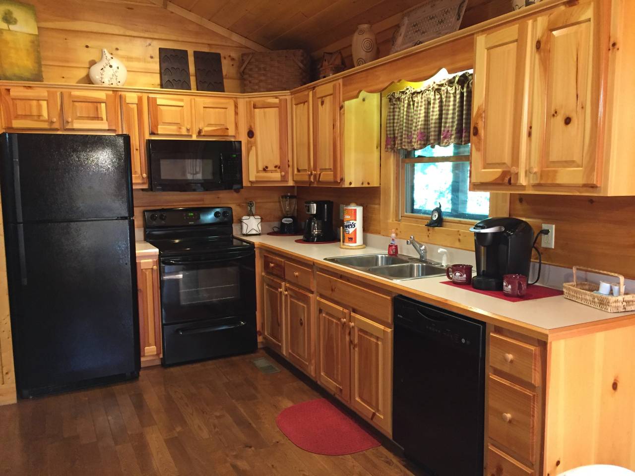 Super Popular Cabin! Awesome Hot Tub! — Pigeon Forge, TN — vacation rental