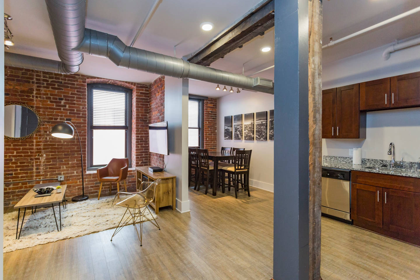 WALK to all the bars! DOWNTOWN Nashville Loft! 404 — Nashville, TN — vacation rental