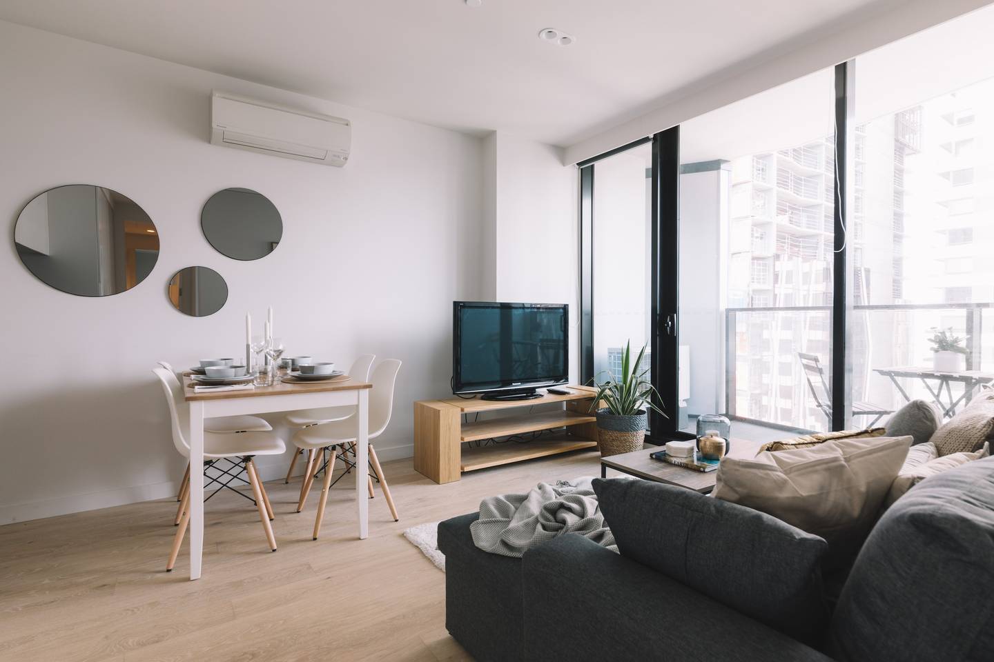 -Melbourne, Australia