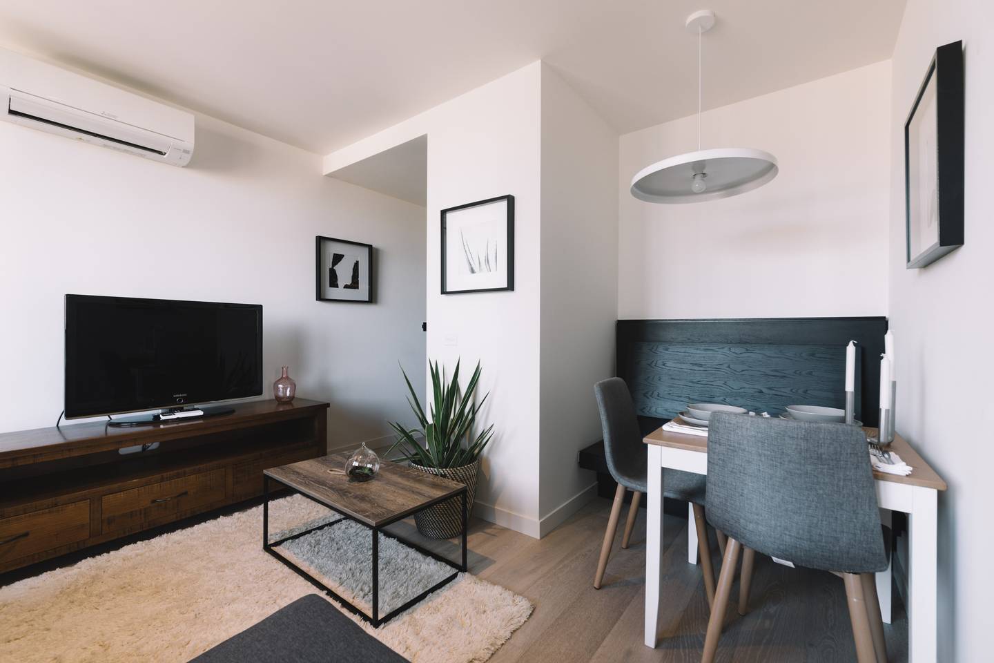 -Melbourne, Australia