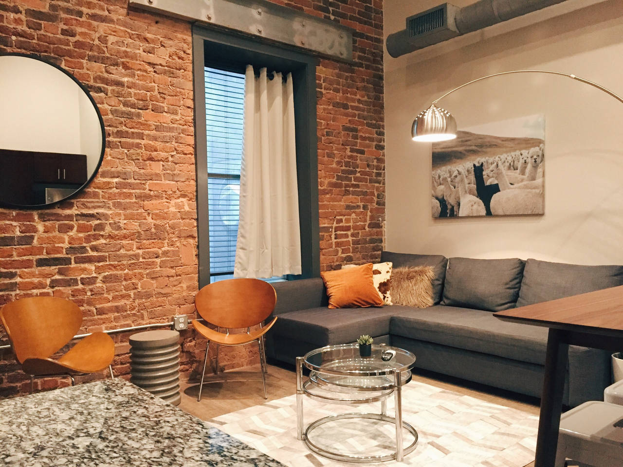 Live Like a Downtown Local 1 Block to Broadway 101 — Nashville, TN — vacation rental