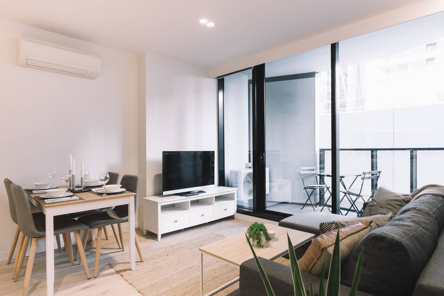 -Melbourne, Australia