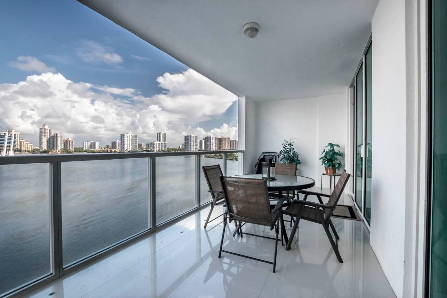 Le Marina Bay 1006 STR-01435 — Sunny Isles Beach, FL — vacation rental