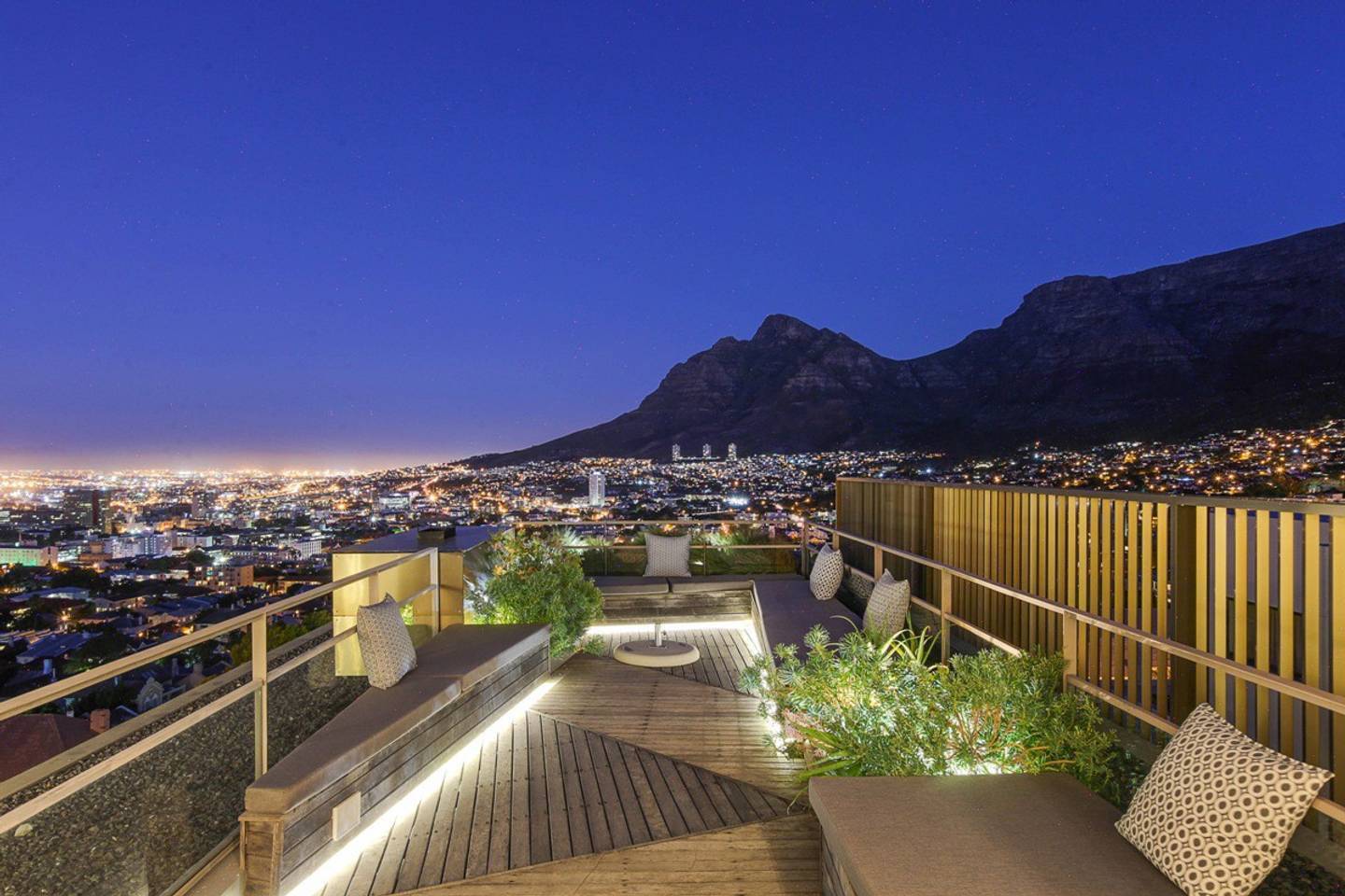 Modern Villa w Rooftop Deck and Table Mountain Views Hildene Haven 7
