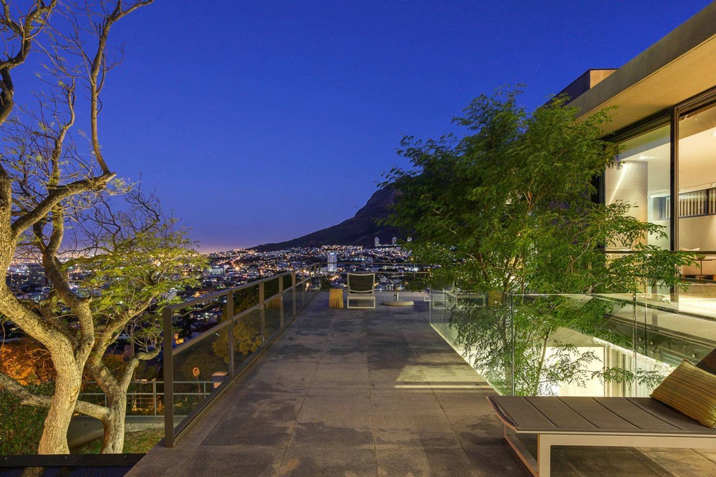Modern Villa w Rooftop Deck and Table Mountain Views Hildene Haven 9