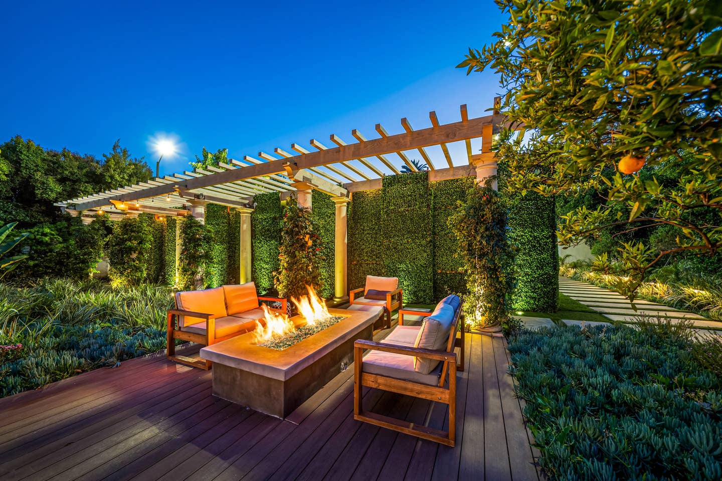 The Beverly Hills Estate & Tennis Court - Picture 8