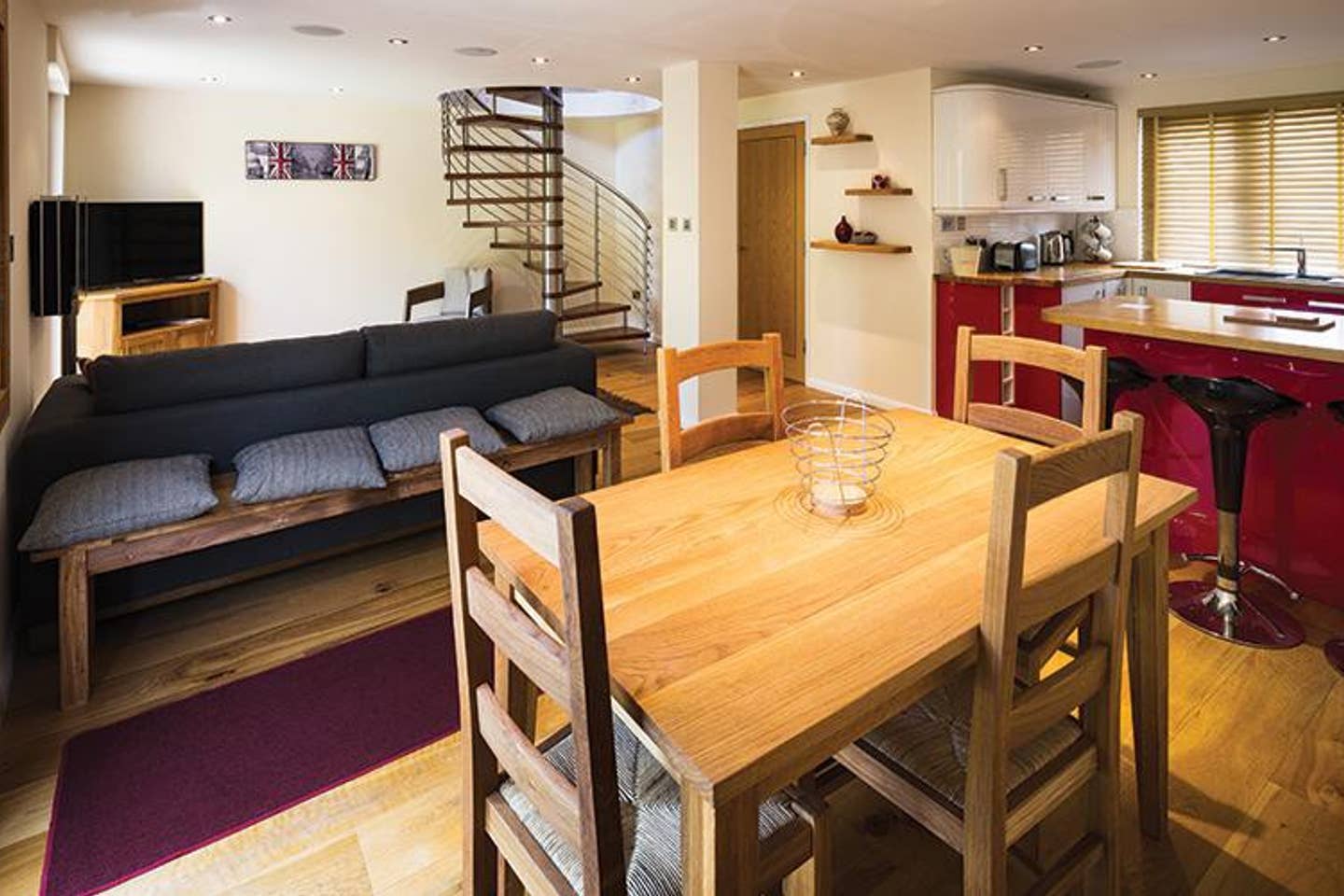 6 Ashbrook Mews in Westbrook Street OX11 9QA - Property image 2 - VivreStays