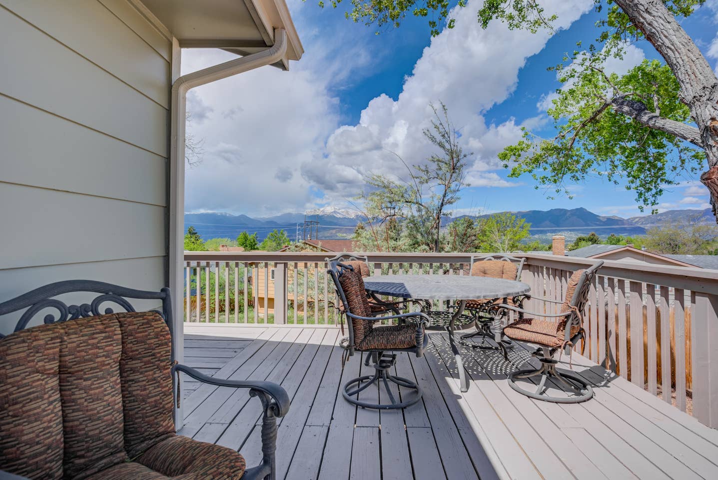 Expansive Peak Views, 6BR House, Hot Tub, Near USAFA in Colorado Springs, CO