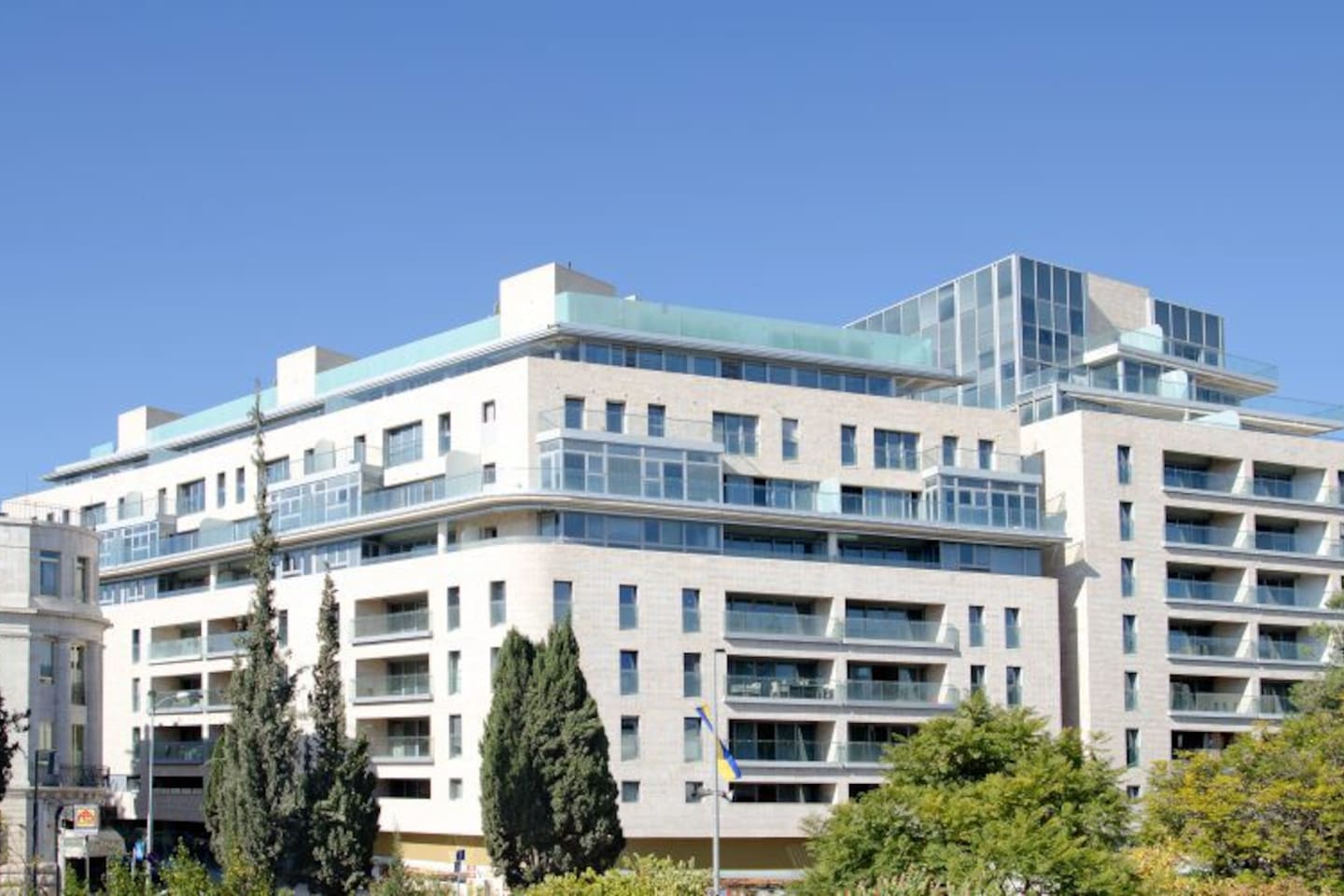 King David Residence: 6BR, Pool, Gym & Family-Friendly! – vacation rental in King David/Mamilla