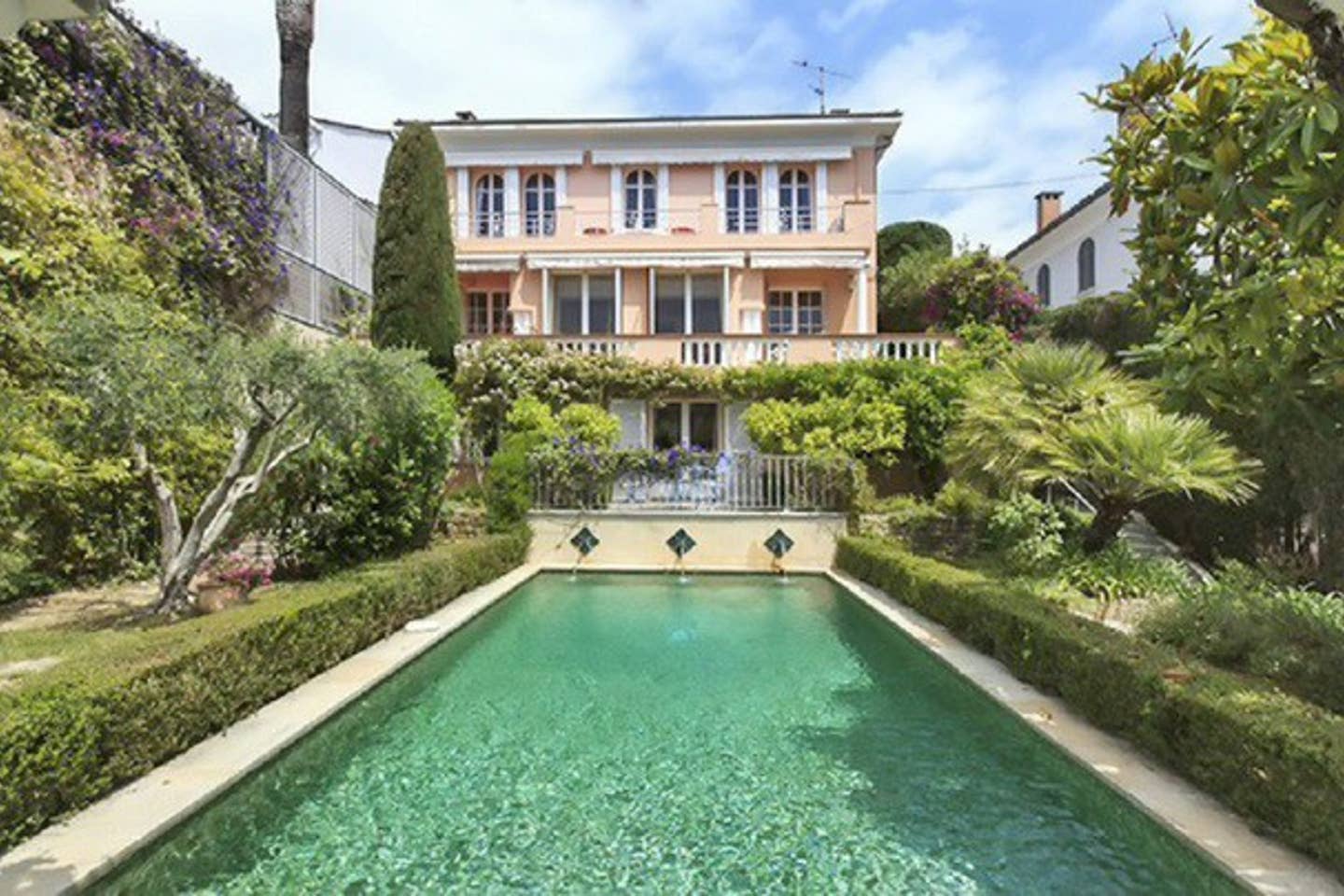 5 bedroom, 4 bathroom Cannes Villa Ref: CAN5BR4BAS11V506R in 71 Avenue de Vallauris, 06400 Cannes
