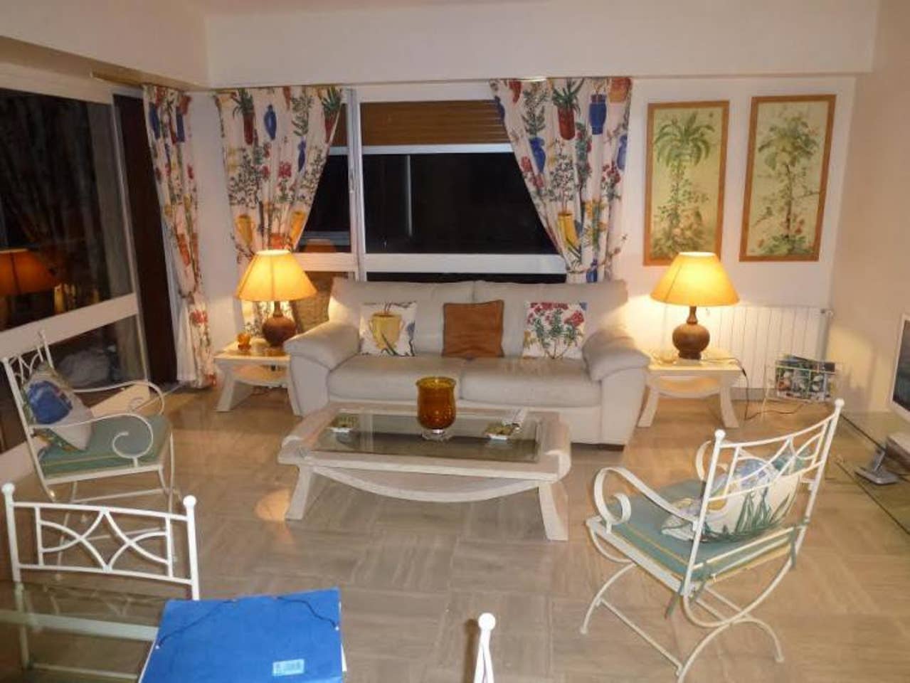 Lovely Cannes 4 Bedroom Apartment, Ref. CANA498R, 4 Bedrooms, Sleeps 8, French Riviera Apartment in 71 Avenue de Vallauris, 06400 Cannes