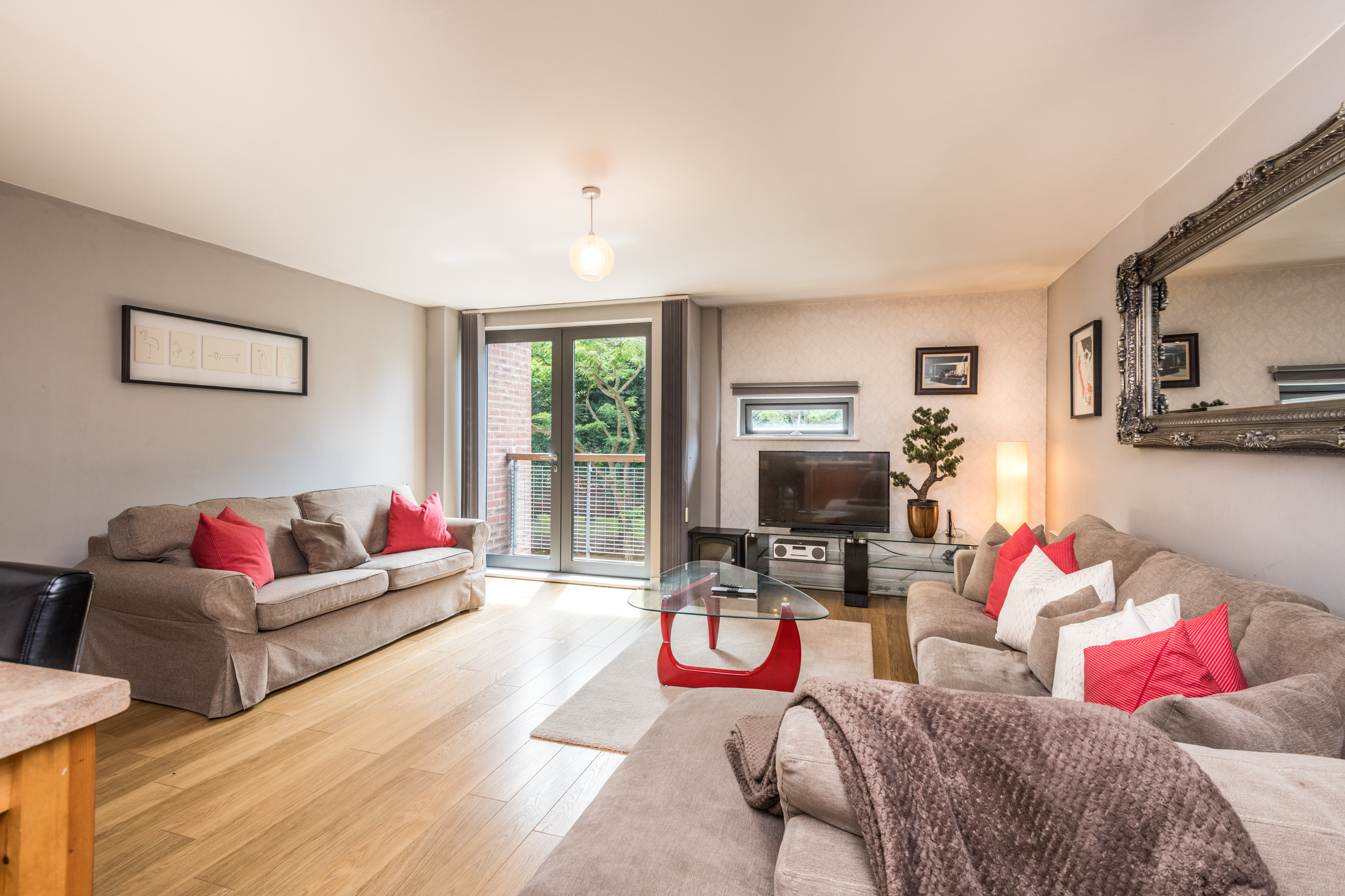 Host Apartments | York Place Apt