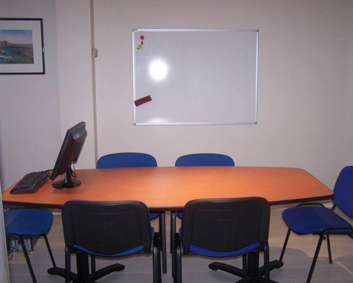 Cannes Conference Room - La Carnot, Capacity: 10 Guests in Cannes, Provence-Alpes-Côte d'Azur