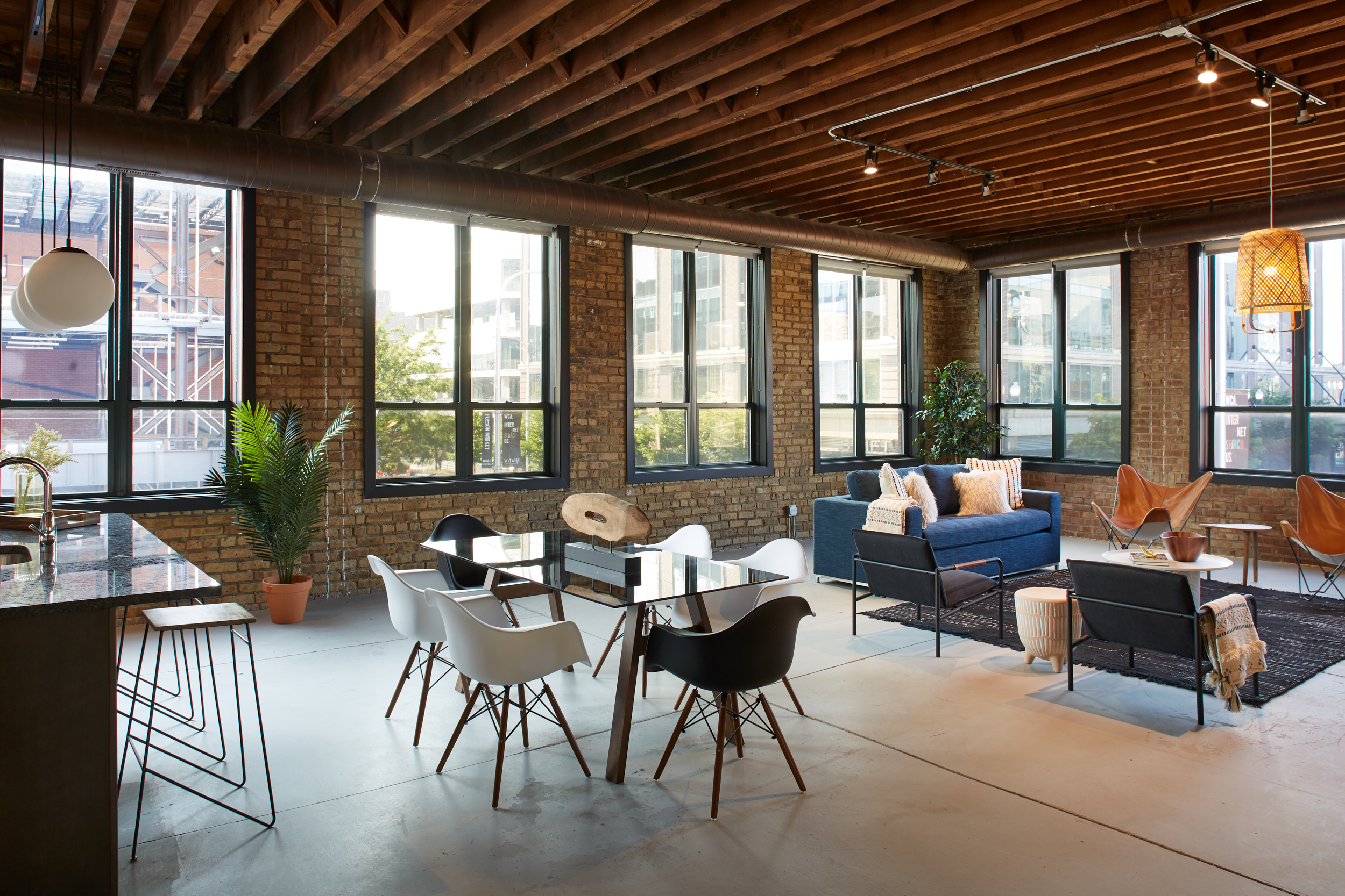 Spectacular Corner 3BR Loft In Fulton Market | Featured In Architectural Digest