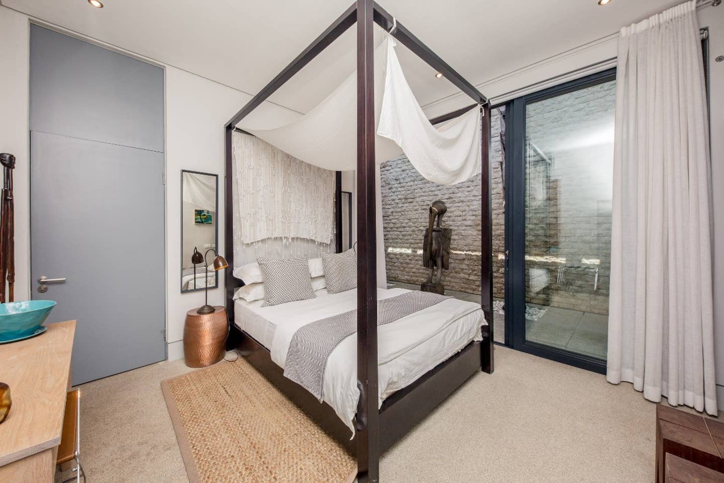 Spacious Holiday Apartment with Pool in Trendy De Waterkant Loader Apartment 10