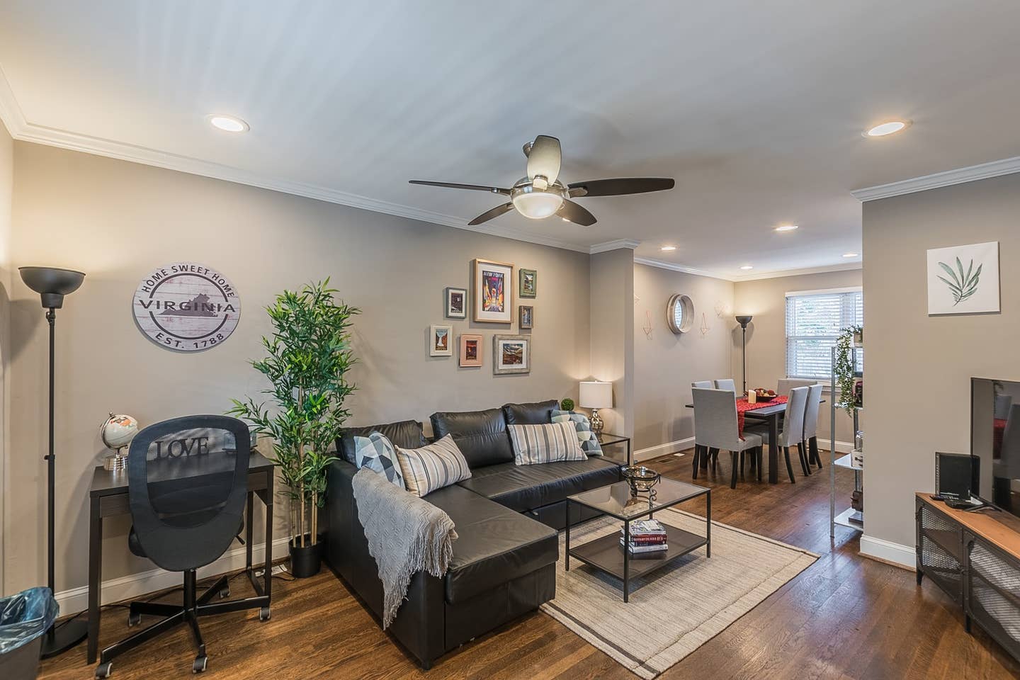 Spacious Backyard And Smart Tv - Cozy Family Haven - Alexandria
