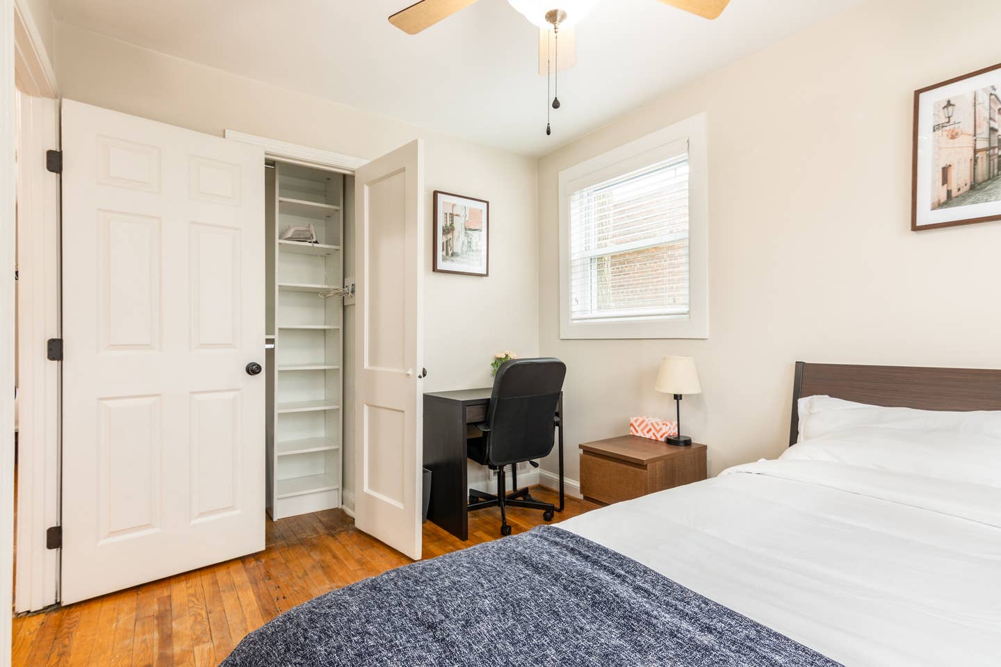 Stunning Home 10 min to DC by CozySuites in Alexandria, VA