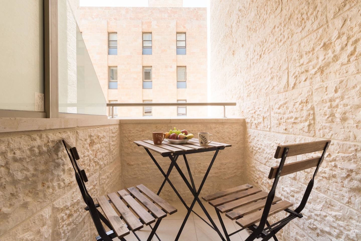 Stunning 2 bdm apt, Haneviim Court photo 15