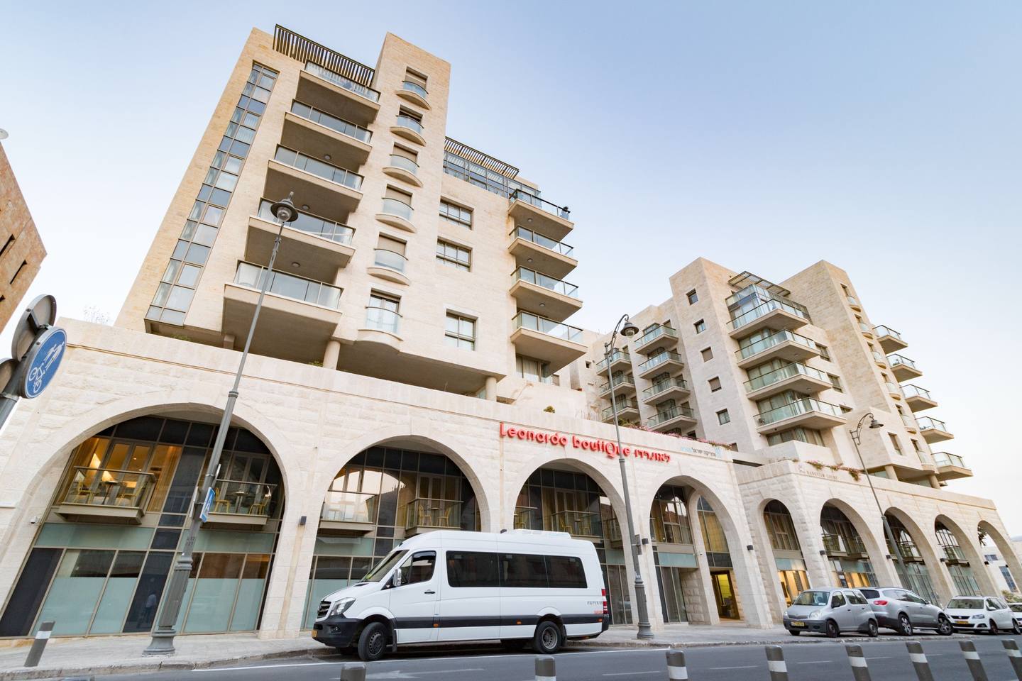 Stunning 2 bdm apt, Haneviim Court photo 25