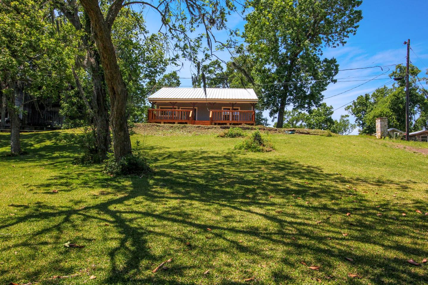 Riverfront Retreat w/ Decks & Views - Foto 25