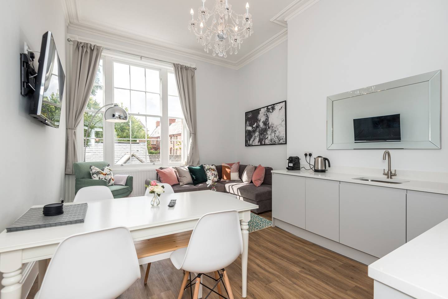 Host Apartments | The Falkner Quarters II - Picture 8