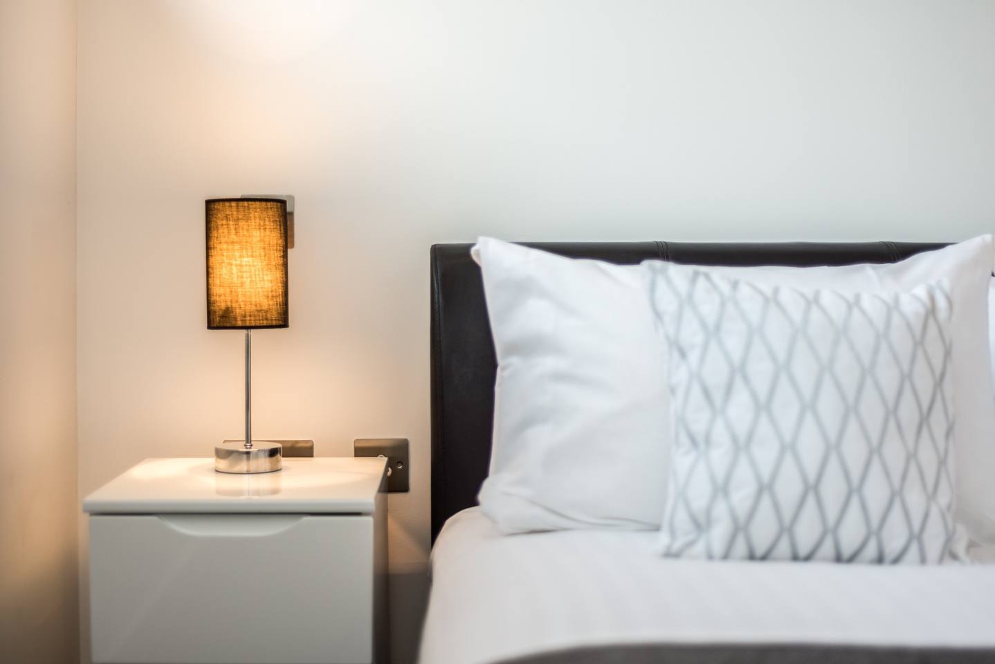 Host Apartments | Waterfront Living - Picture 10