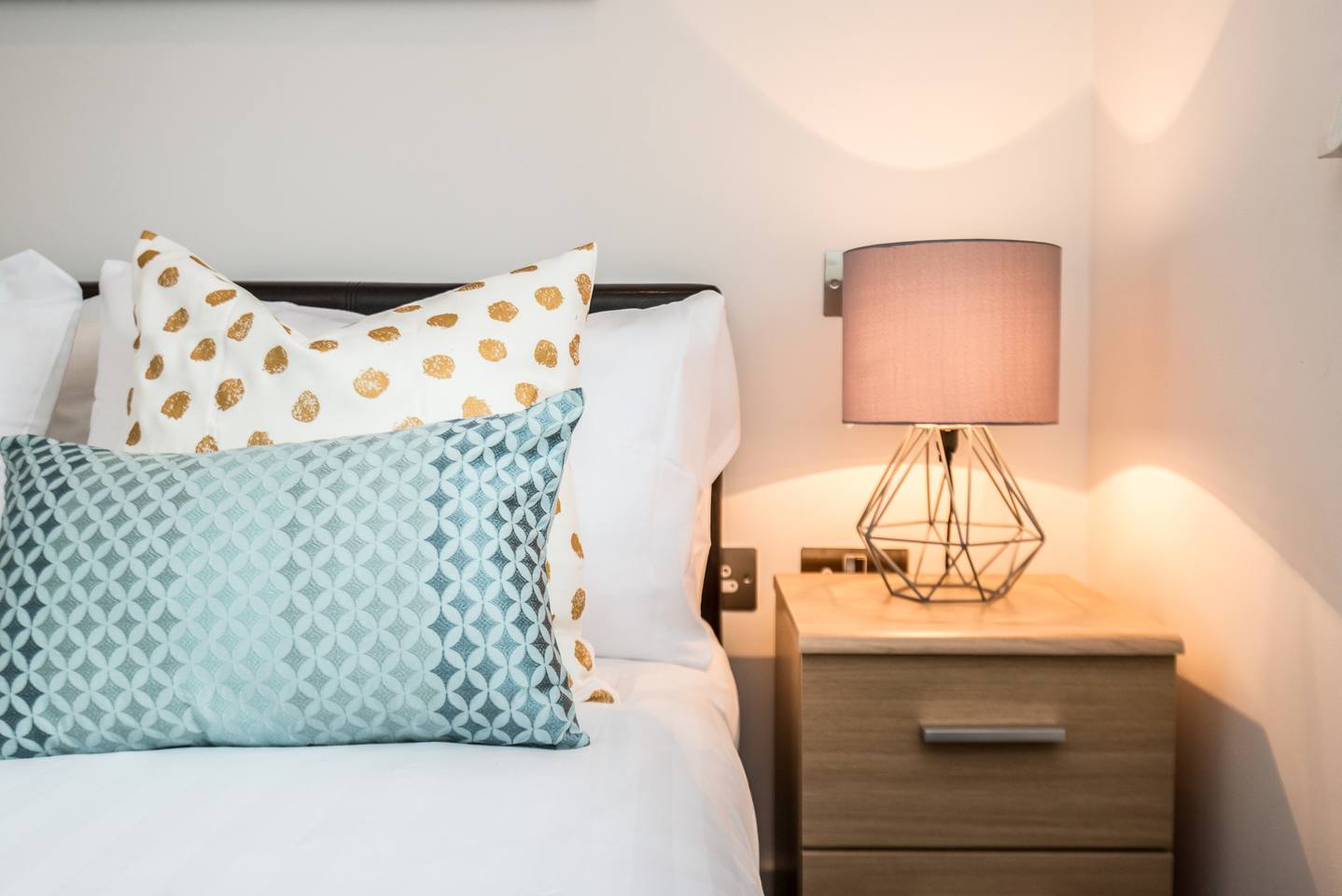 Host Apartments | Waterfront Living - Picture 14