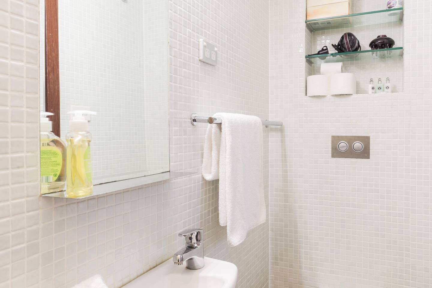 Cosmopolitan South Yarra Townhouse With Roof Top - Picture 25