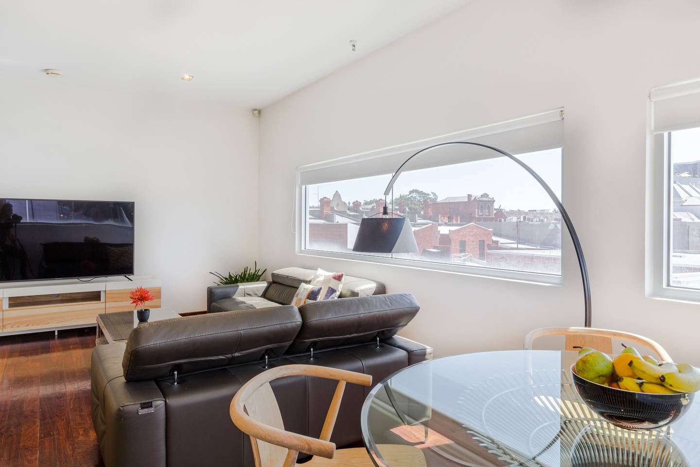 Cosmopolitan South Yarra Townhouse With Roof Top - Picture 8