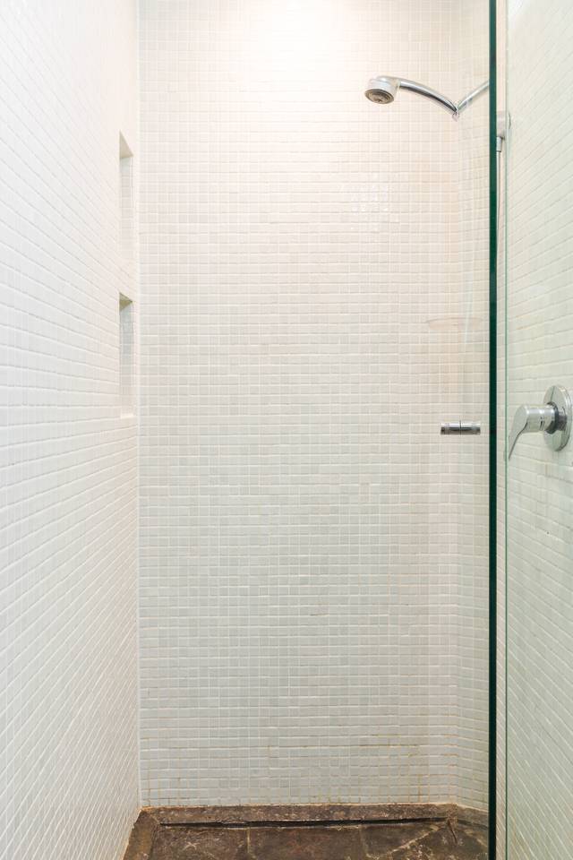 Cosmopolitan South Yarra Townhouse With Roof Top - Picture 24