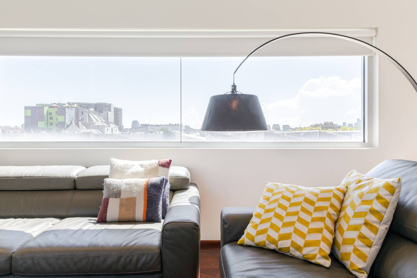 Cosmopolitan South Yarra Townhouse With Roof Top