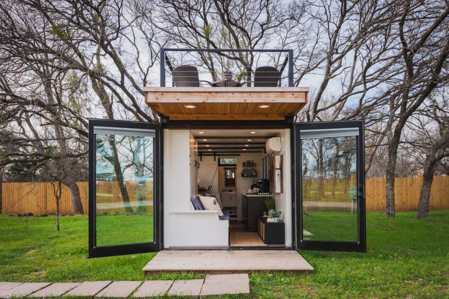 Tiny Container Farmhouse: 12 Min to Magnolia/Baylor — Waco, TX — vacation rental