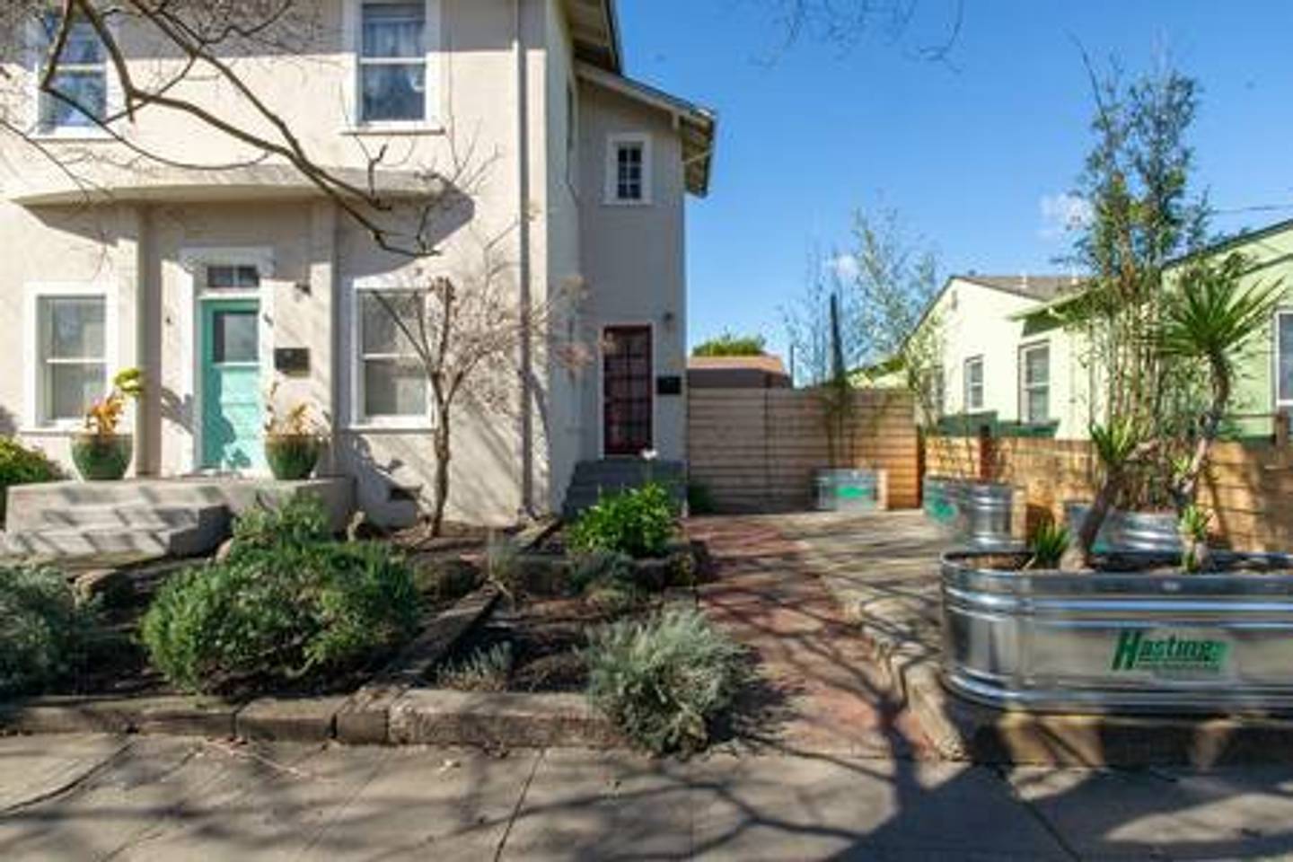 Spacious Dual Units With Off Street Parking - Charming Historic Oasis - Santa Rosa, CA