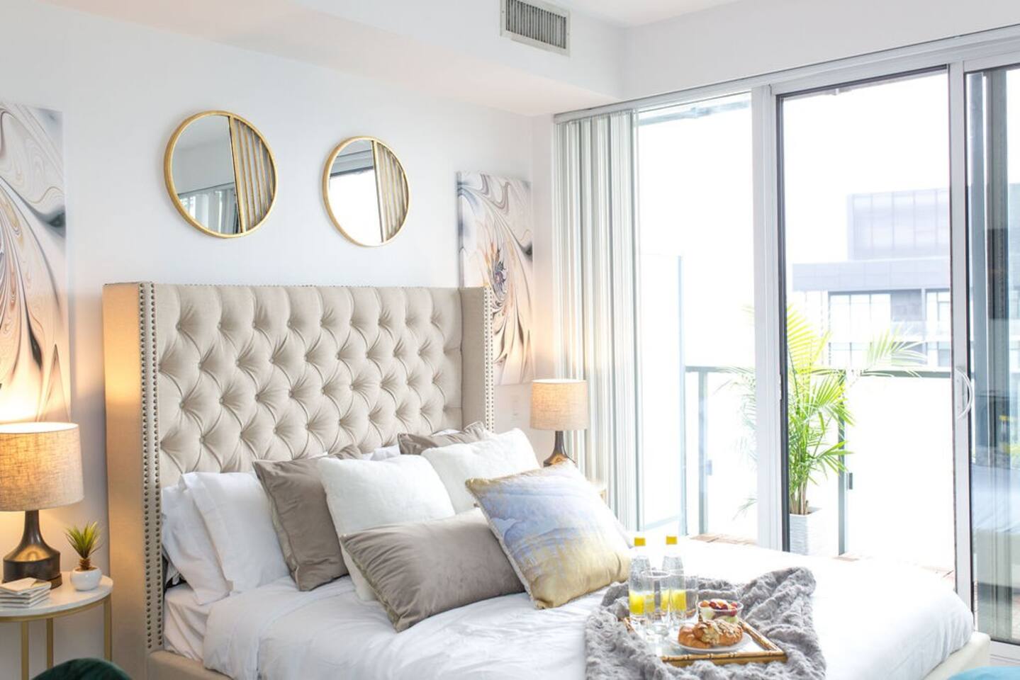 Luxury Condo in Perfect Downtown Location w Balcony & Gorgeous City Views